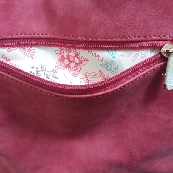 Danna Pink floral purse Faux leather. - Picture 10 of 13